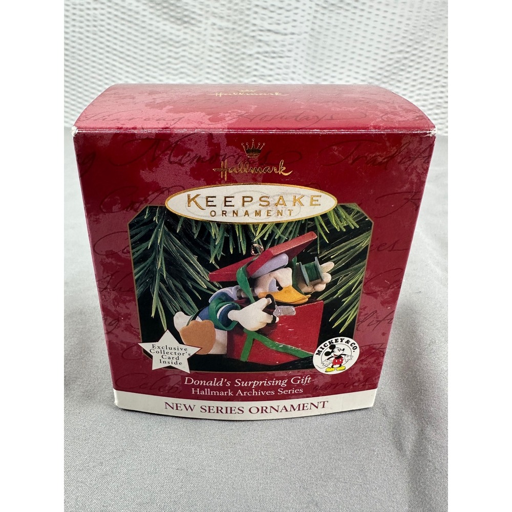 1997 Hallmark Keepsake Disney Donald Duck Donald's Surprising Gift Ornament VTG